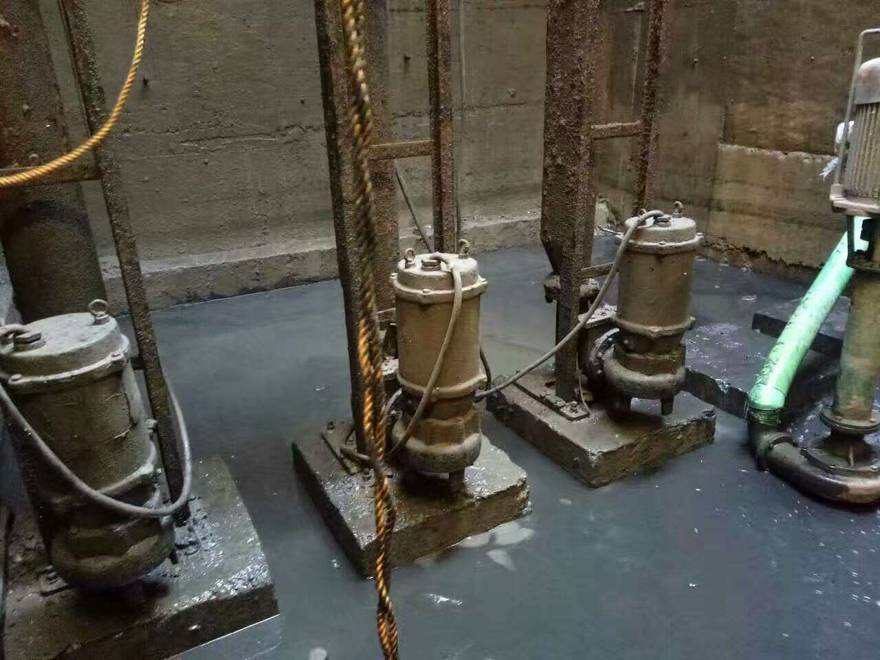 吴起污水池清理